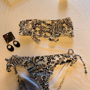 Mossimo Supply Co. Black and White Bikini Set